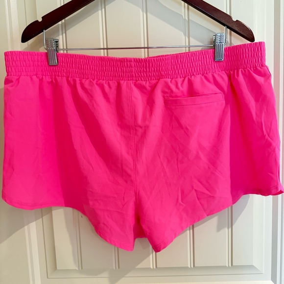 No Boundaries Neon Pink Athletic Shorts Barbie Core Women’s Size XXL - Picture 2 of 7